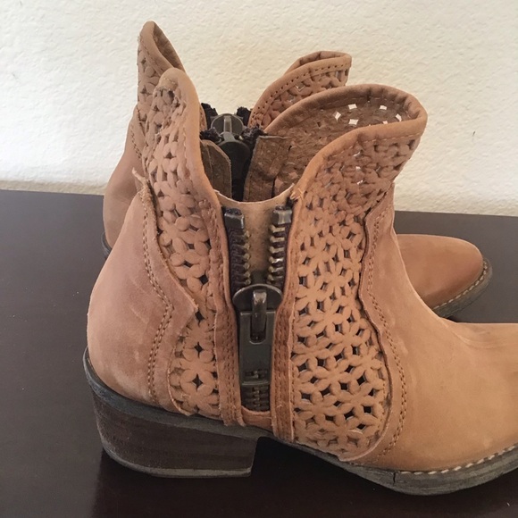 Circle G Western leather booties camel brown Sz 6 - Picture 3 of 10